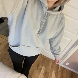 Mintgrön hoodie från Gina Tricot💕