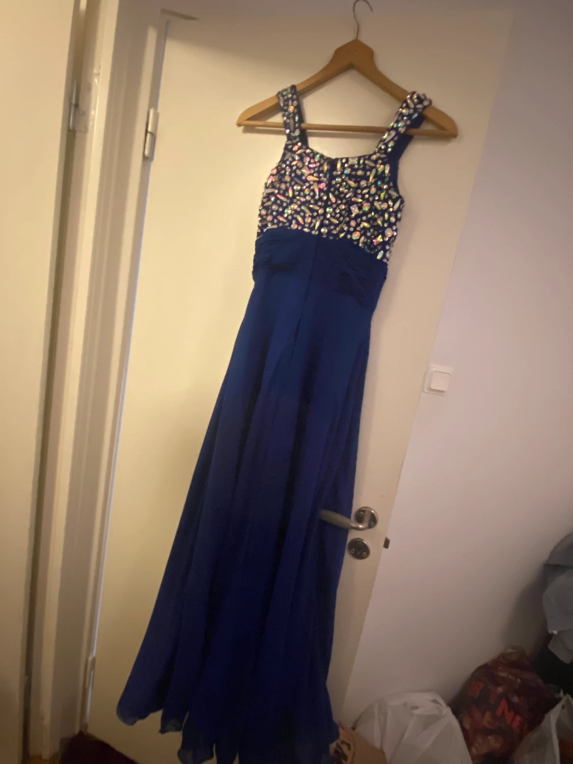 2 stycken blå festklänningar