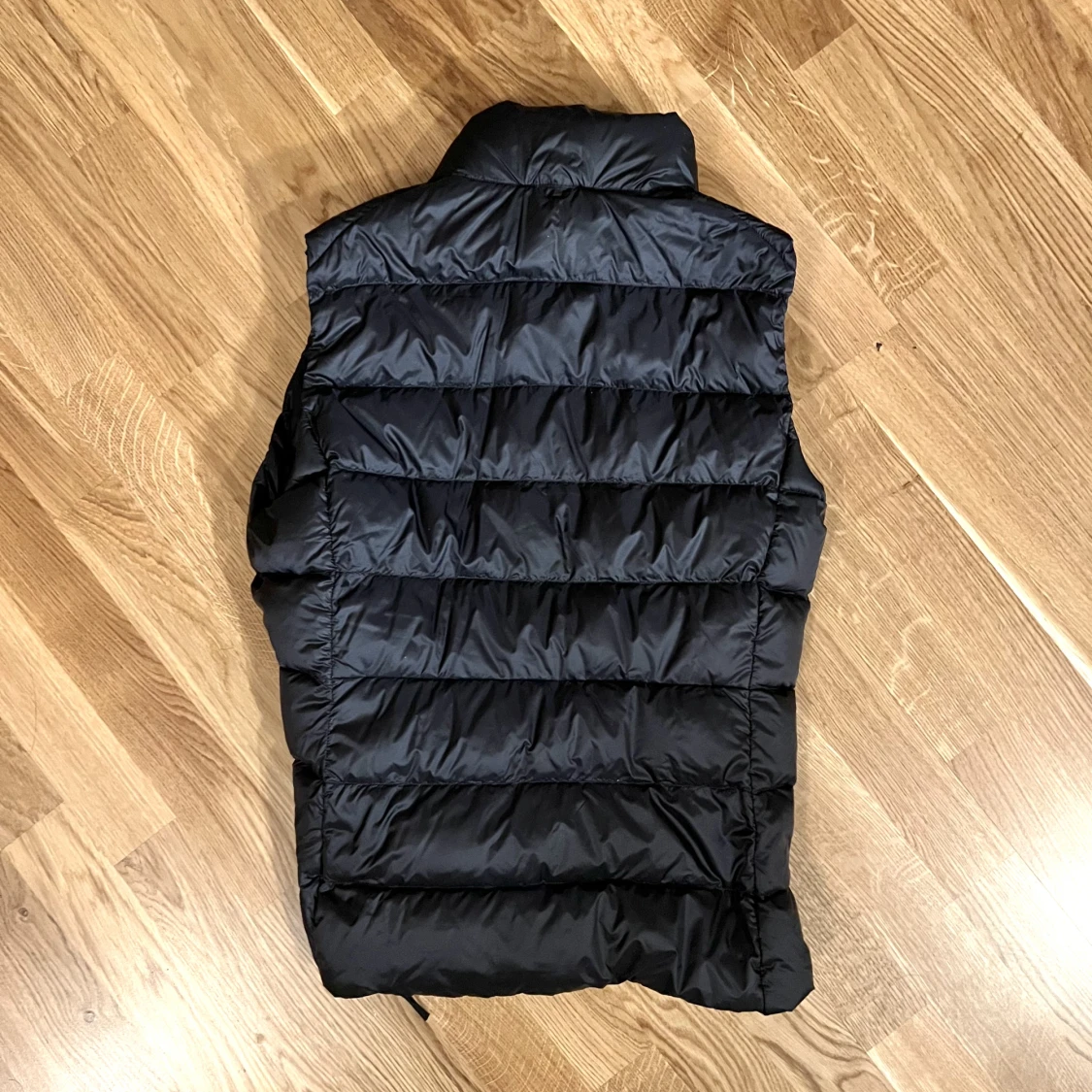 Uniqlo Puffer Vest i svart - 91