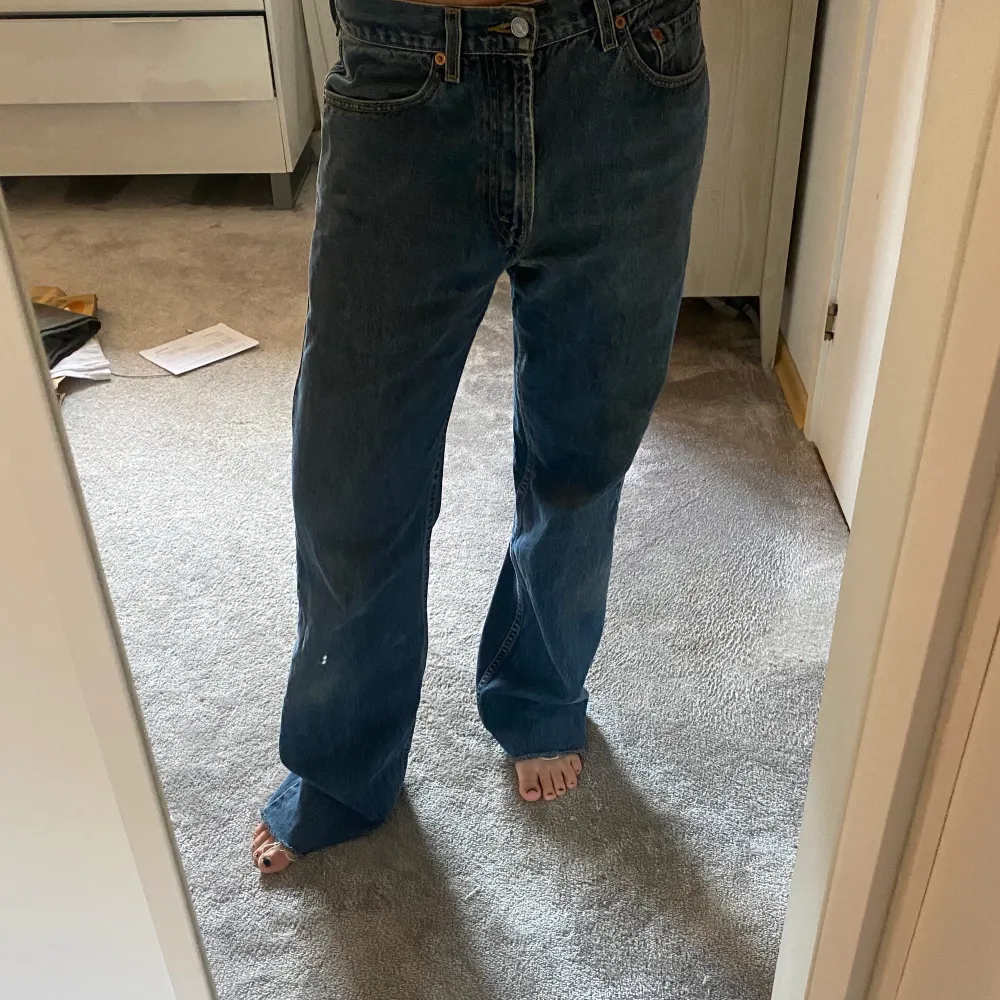 Levis 501 jeans i bra skick!🔥jag har storlek 36/S/M och är 165. Köparen står för frakt.. Jeans & Byxor.