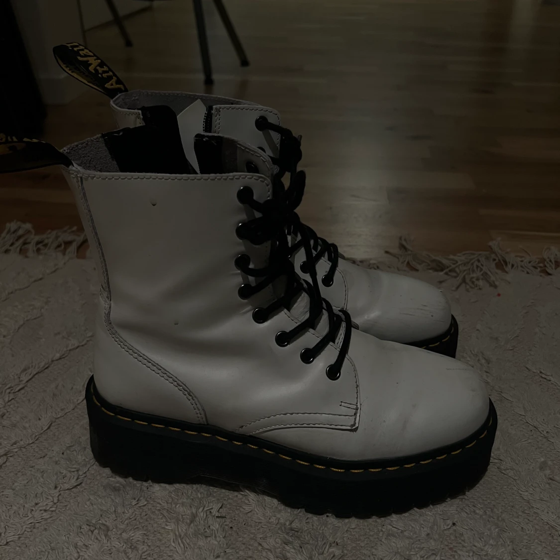 Dr martens platåskor 