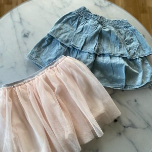 Kjolar - Små i storlek passar 7-8 åring 