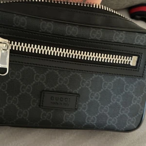 Gucci belt bag  - Äkta med kvitto och box,  Ny pris 8500kr, Köpt från Gucci hemsida i april, 