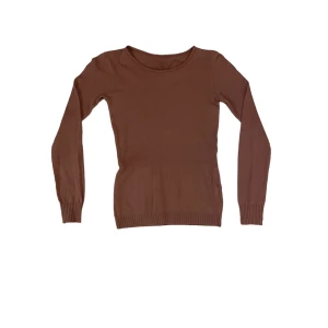 Tajt rosa topp - Super fin tajt mörk rosa topp i stolen S. Den är köpt secondhand men har själv inte använt den. Den är i jätte bra kvalite och har inga skador.💕