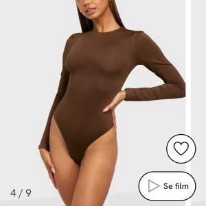 Body- Bianca x Nelly - Helt oanvänd body från Biancas colletion med Nelly. Den är super fin och i den mest perfekta höstfärgen. Men den kommer tyvärr inte till användning. Skick- 10/10 Köparen står för frakten! Kom privat för mer frågor 💗