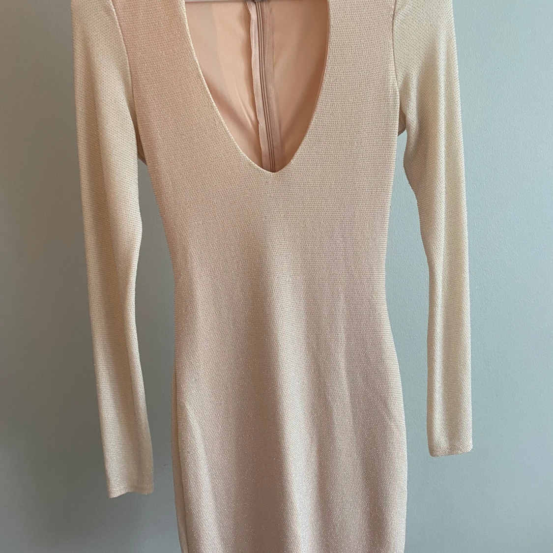 Beige glittrig klänning  - 90