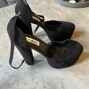 Nly skor - Oanvända stl 38