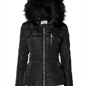 Rock baroco  - Det är en tjock och skön vinter jacka som är ganska populär, man kan ha den både med päls och utan. Den är i storlek 38 vilket menar att den kan passa som. S/M