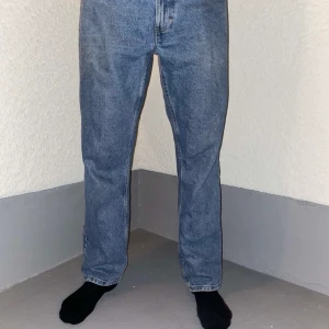 Blåa jeans  - Säljer dessa jeans pga för liten storlek