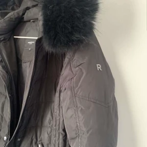 Rock and Blue  - Hej! Säljer denna fina jacka som köptes för 3199kr i storlek 38 ❤️Bilden gör den inte rättvisa pga min dåliga kamera. Knappt använd! 