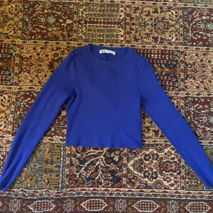 Tröja - Blå ribbad tröja från Zara