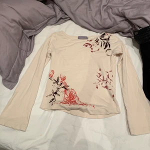 Y2k tröja  - Utsvängd i armarna