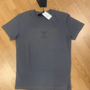 Louis Vuitton T-shirt - Louis Vuitton T-shirt Helt ny & Oanvänd