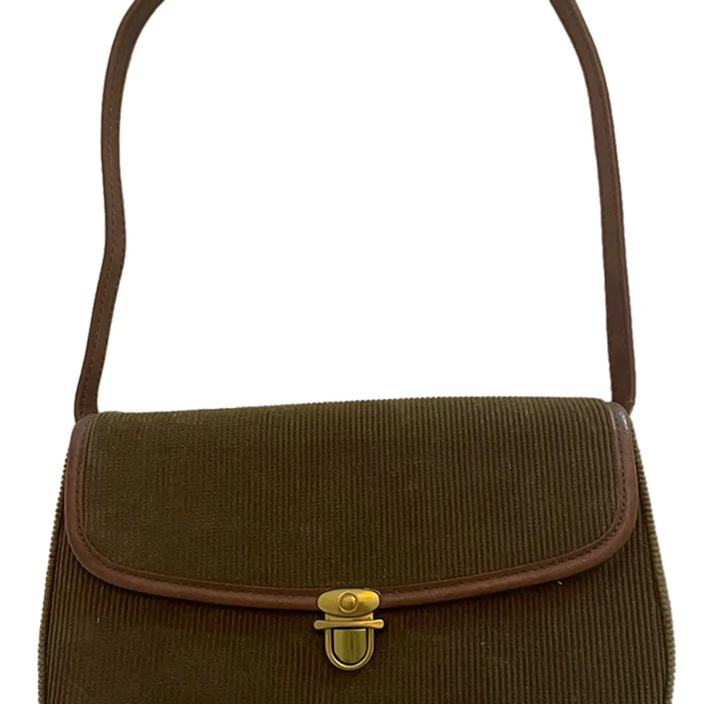Brown bag with gold details, small pocket inside!  . Väskor.