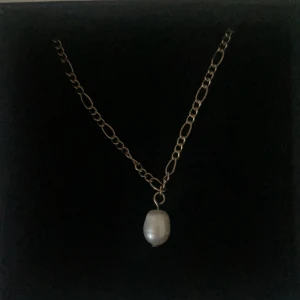 Pärlhalsband  - (TRYCK INTE PÅ KÖP NU)