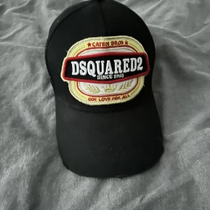 Dsquared2 keps - Fint skick, sparsamt använd