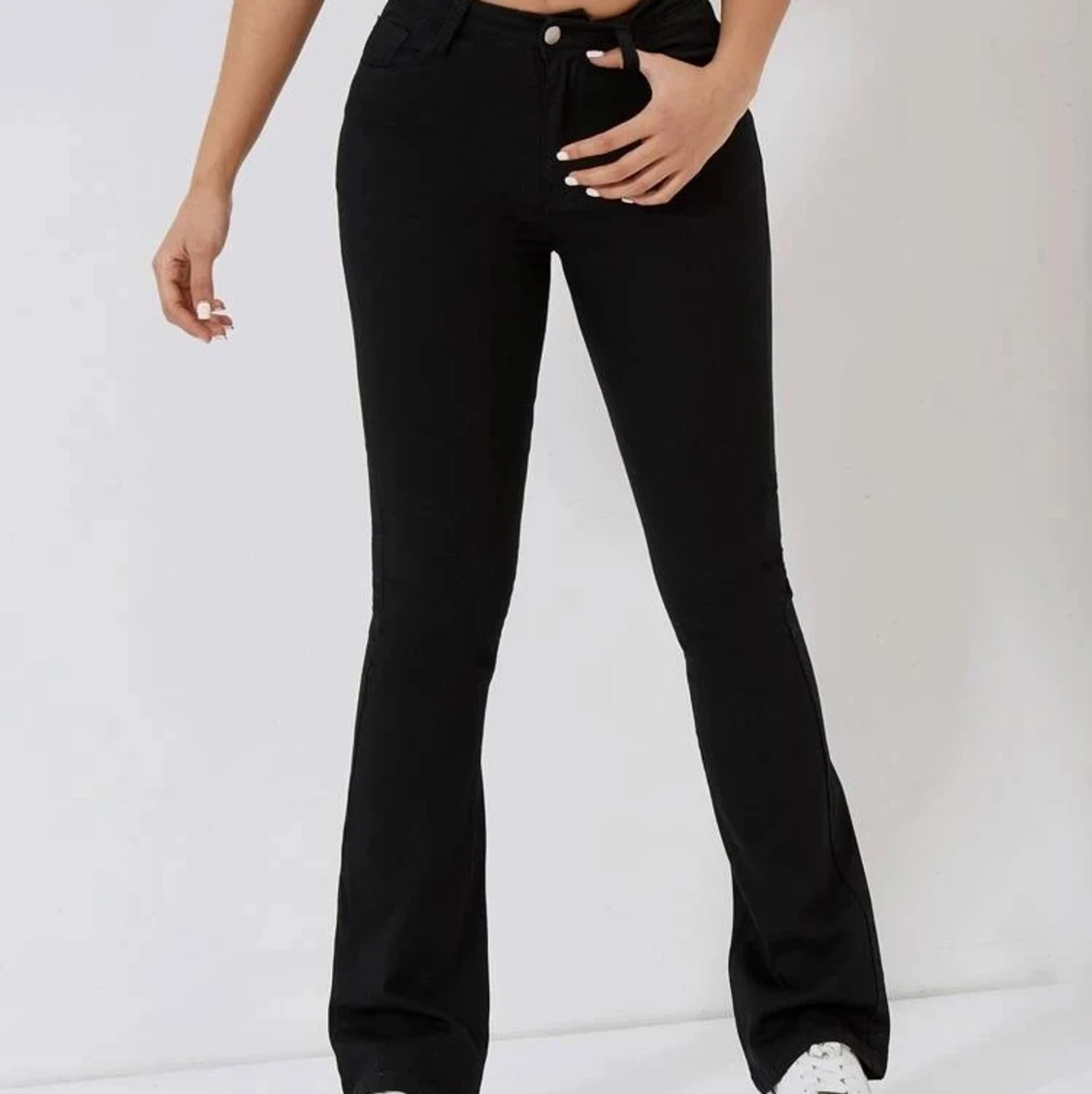 Svarta bootcut jeans