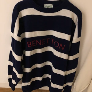 Sweatshirt  - Eventuell frakt står köparen för 🥰 vid frågor eller intresse skicka ett DM 