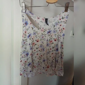 Linne blommig - Linne i god kvalité.