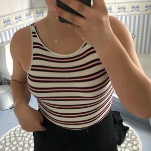 Randig body  - Randig body men öppen rygg