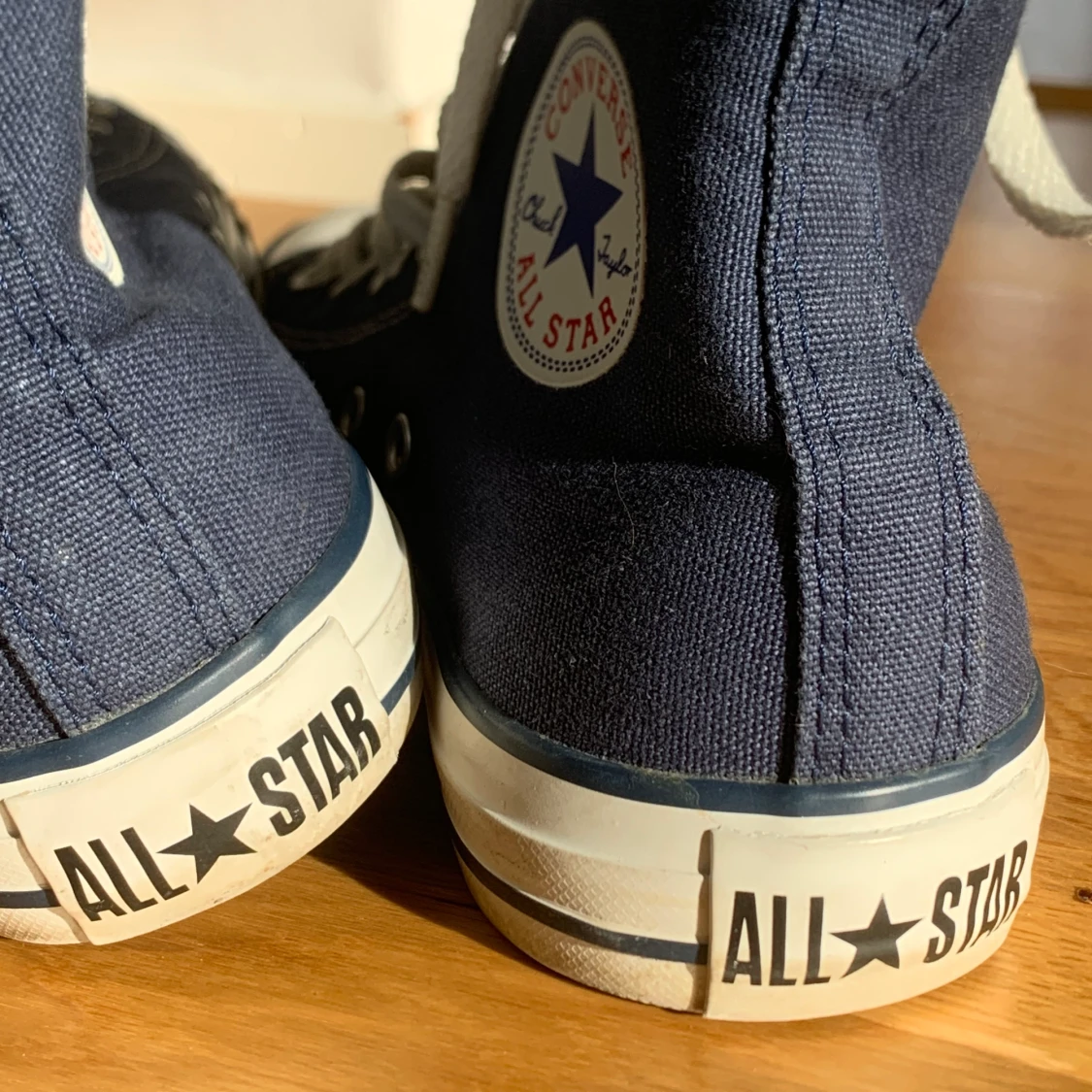 Blåa converse  - 91