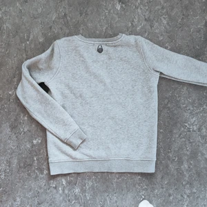 Sail racing sweatshirt - Knappt använd. Super skön på insidan. Ljusgrå o har strl xs/s. 