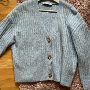 Zarakofta - Superfin blå kosta ifrån zara, knappt använd 