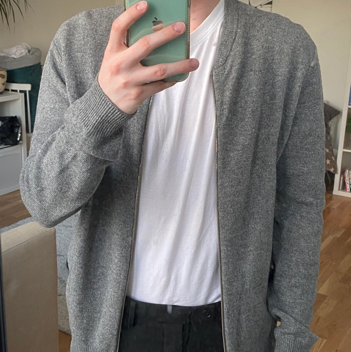 Ziptröja i ull. - 90
