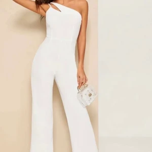 Jumpsuit för studenten - Helt ny byxdress endast testad, storlek XS. Skriv för mer bilder💖