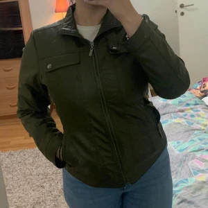 Läderjacka  - Har använt i nyskick 