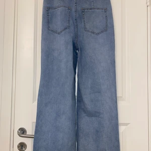 Jeans  - Storlek S, bara provat aldrig använda! 
