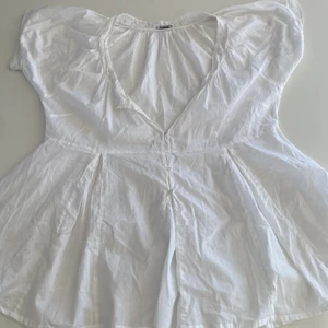 vintage  - säljer denna skjuuuttt snygga och vintage blus!!! super cool och köpt för 1200kr!! Säljer en till blus från samma märke på min profil, så in och kika!