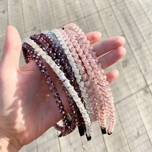 Glittriga diadem  - Jättefina våriga och trendiga diadem! 🤍 går att köpa här på plick eller hos www.tinsel.se fler frågor? Hör av dig så svarar jag på de 🥰