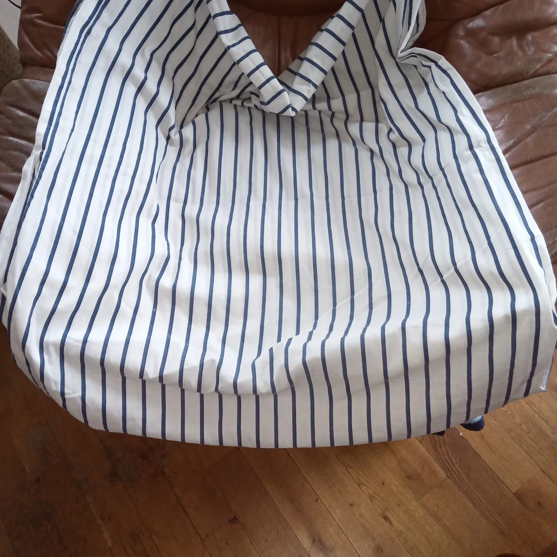 Madrassskydd blårandig för tunn madrass . - 91