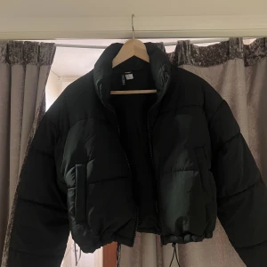 Bomber jacka  - Oanvänd  Storlek Xs Oversize 