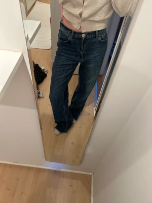 Zara jeans - Breda zara jeans stel 36 satt int på mig som jag ville tyvärr❣️