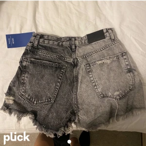 Shorts  - Köp direkt 