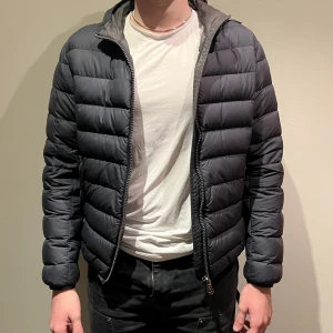 Colmar jacka  - Colmar jacka som är för liten. Köparen står för frakten💞