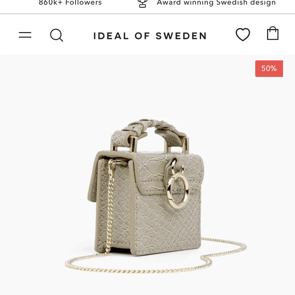 Fin beige tillbehör väska från ideal of sweden. Aldrig använd och helt ny. Originalpris:500kr. Priset kan alltid diskuteras☺️. Väskor.