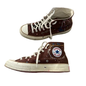 Converse X Bandulu - Bruna converse collab, storlek 43, i jättebra skick