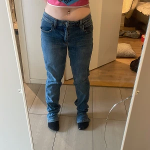 Vintage jeans - Sälj för dem e lite för stora för mig men dem e i väldigt bra skick. Inga märken eller hål 