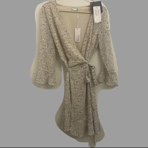 Sommarklänning  - Snygg sommarklänning från Nelly! Stl 34(Xs)! 