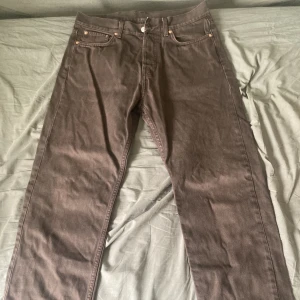 Weekday galaxy loose jeans bruna - Bruna weekday galaxy jeans i mycket bra skick storlek 29:30