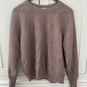 Filippa K tröja - Tröja i stl XL Filippa K. Fint skick. Ej stickig. Mullvadfärg.  