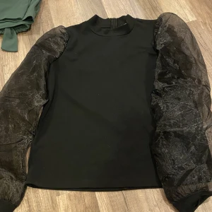 Tröja  - Skriv för fler frågor och bilder 