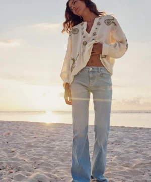 Zara jeans - Söker dessa från zara. I storlek 34 eller 36