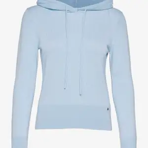 Säljer denna Kashmir hoodie från rosemunde🌸Använd 2-5 gånger, så nysick Storlek S