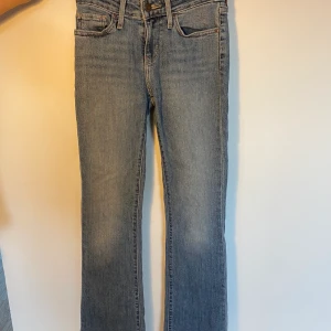 Levis Jeans - Levis blåa jeans ”715 bootcut”