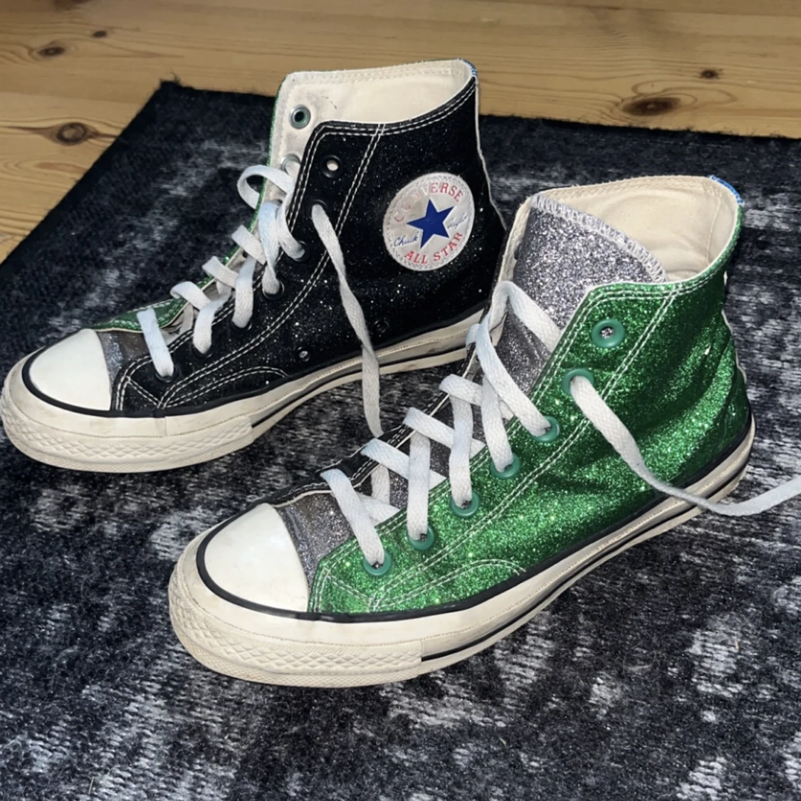 Converse från JW anderson i grön svart grått