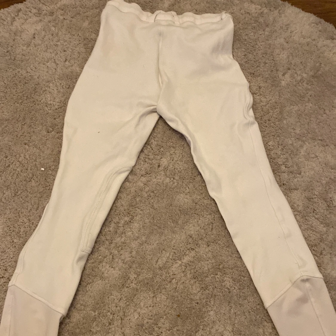 Oanvända vita ridbyxor  - 91